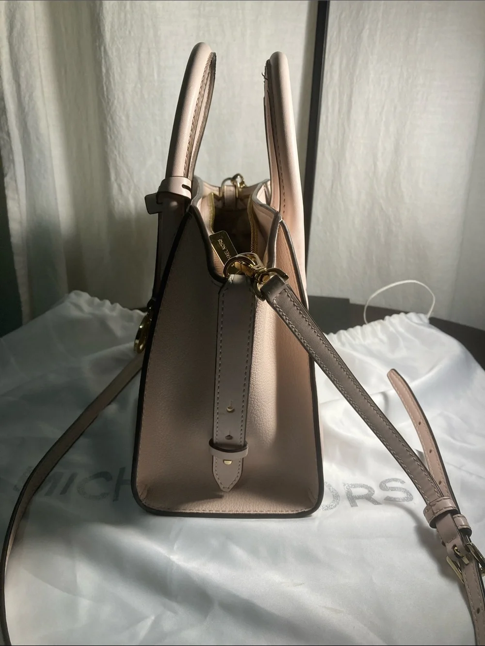 Michael Kors Avril Small Pebbled Leather Top-Zip Satchel in Powder pink Blush.